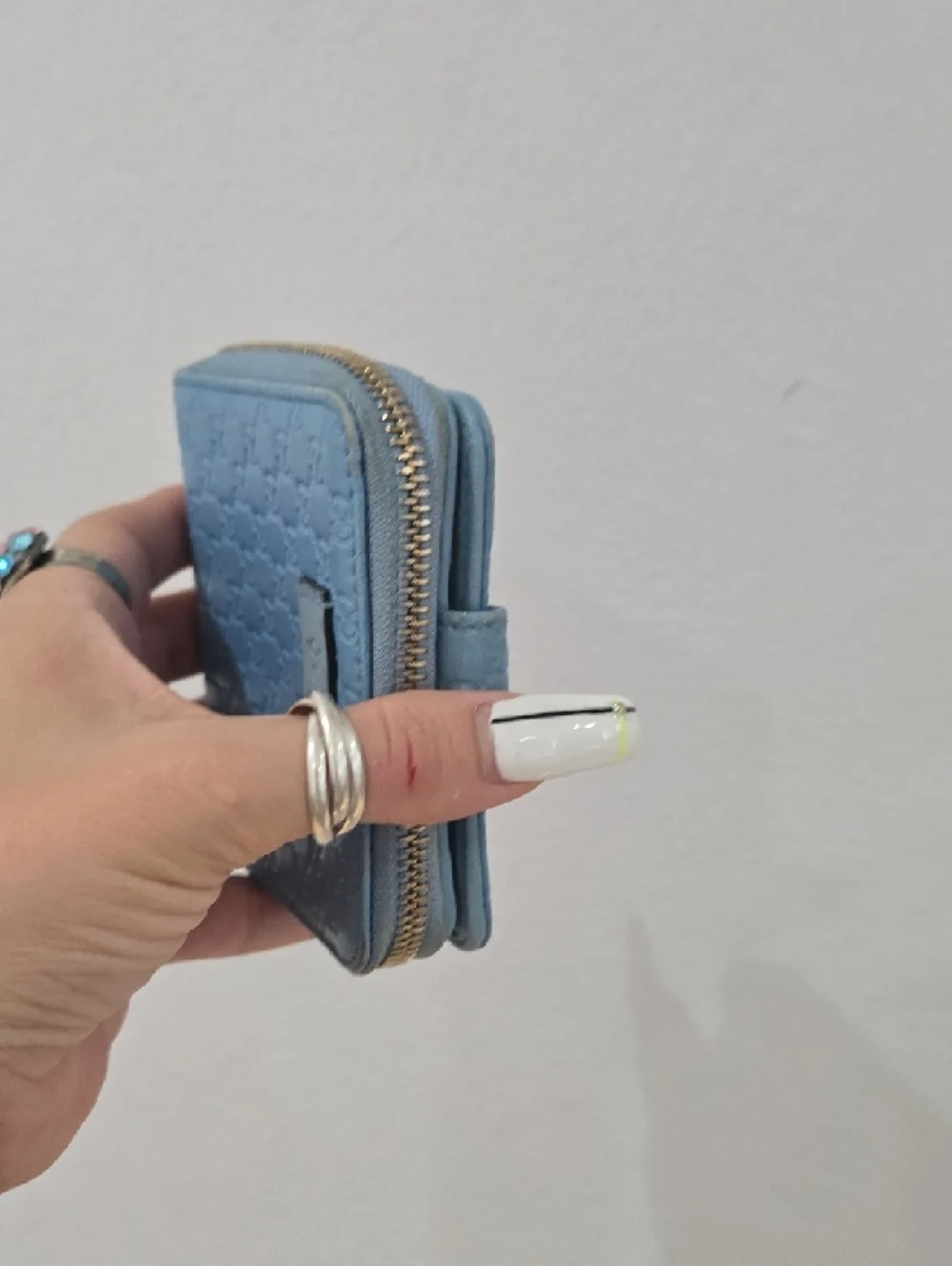 Gucci Light Blue GG Embossed Zip Around Wallet - Picture 2 of 11